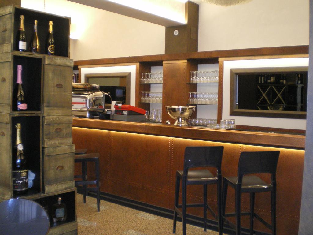 Hotel Pico Mirandola Luaran gambar