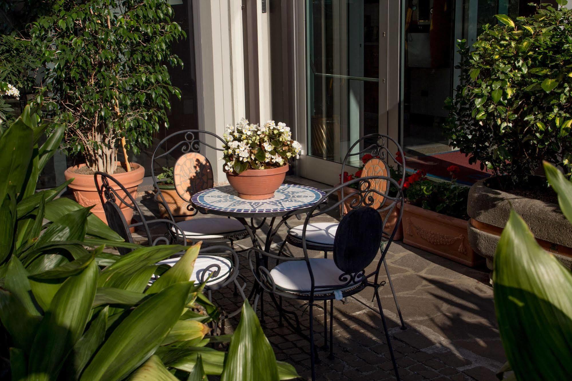 Hotel Pico Mirandola Luaran gambar