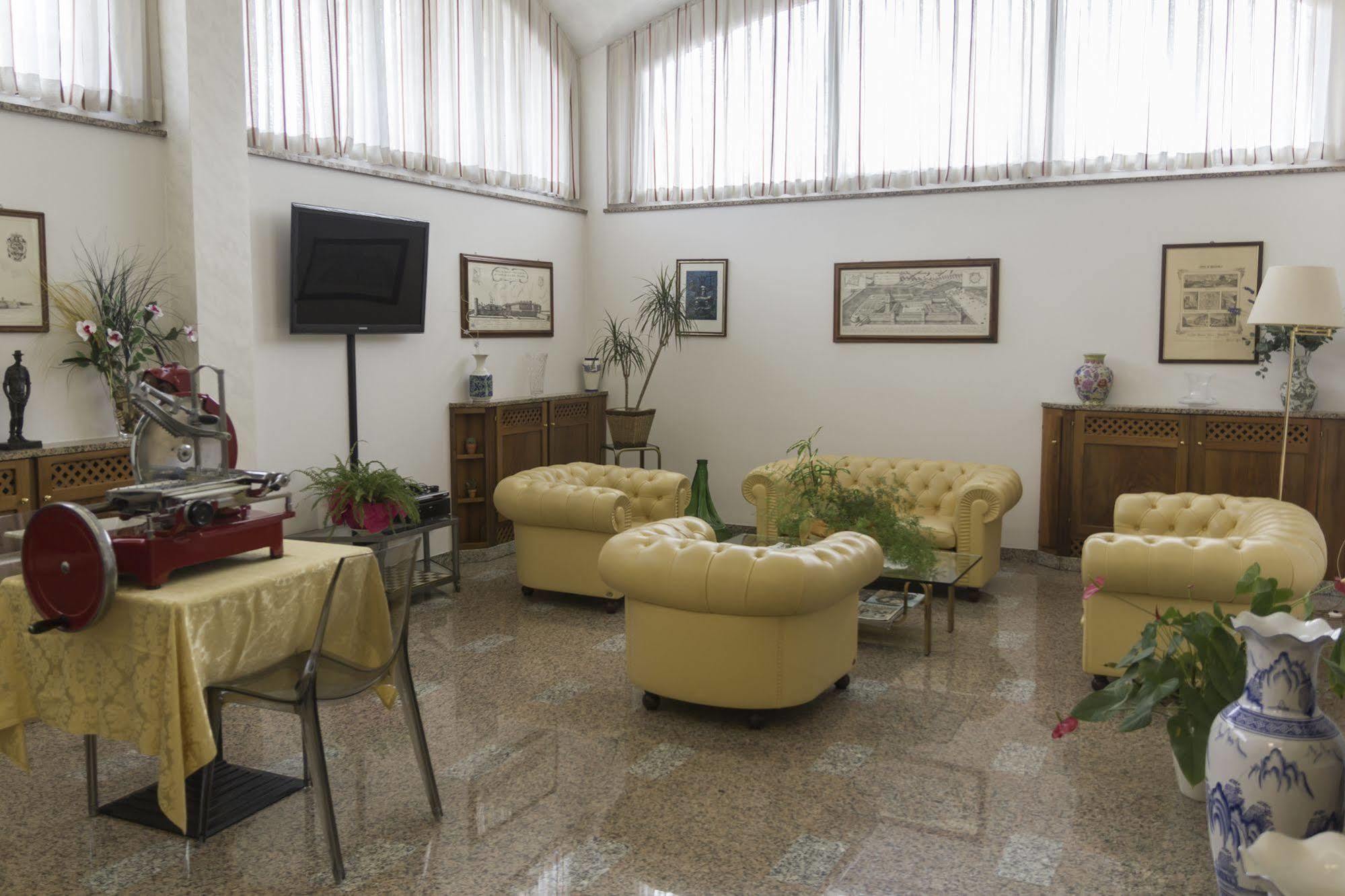 Hotel Pico Mirandola Luaran gambar