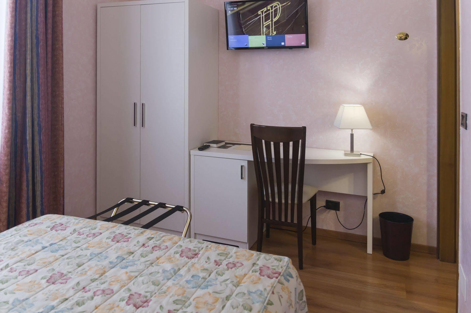 Hotel Pico Mirandola Luaran gambar
