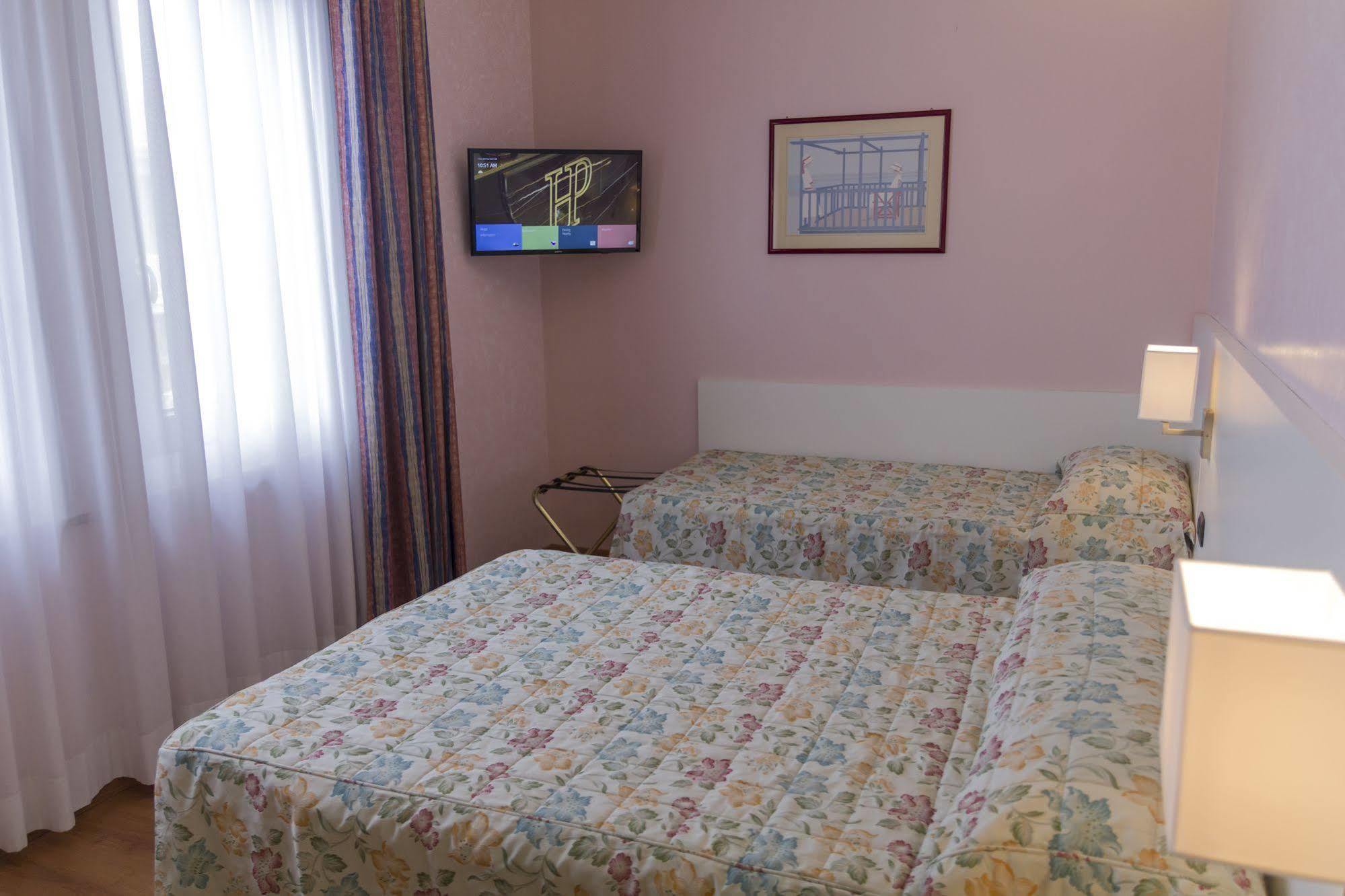 Hotel Pico Mirandola Luaran gambar
