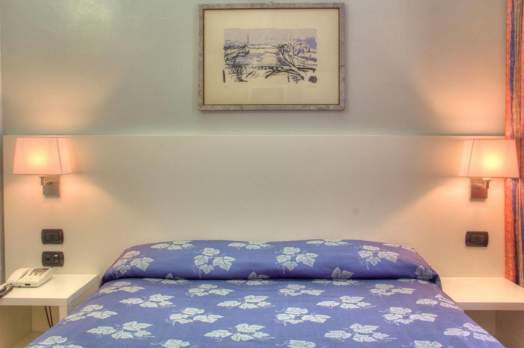 Hotel Pico Mirandola Luaran gambar