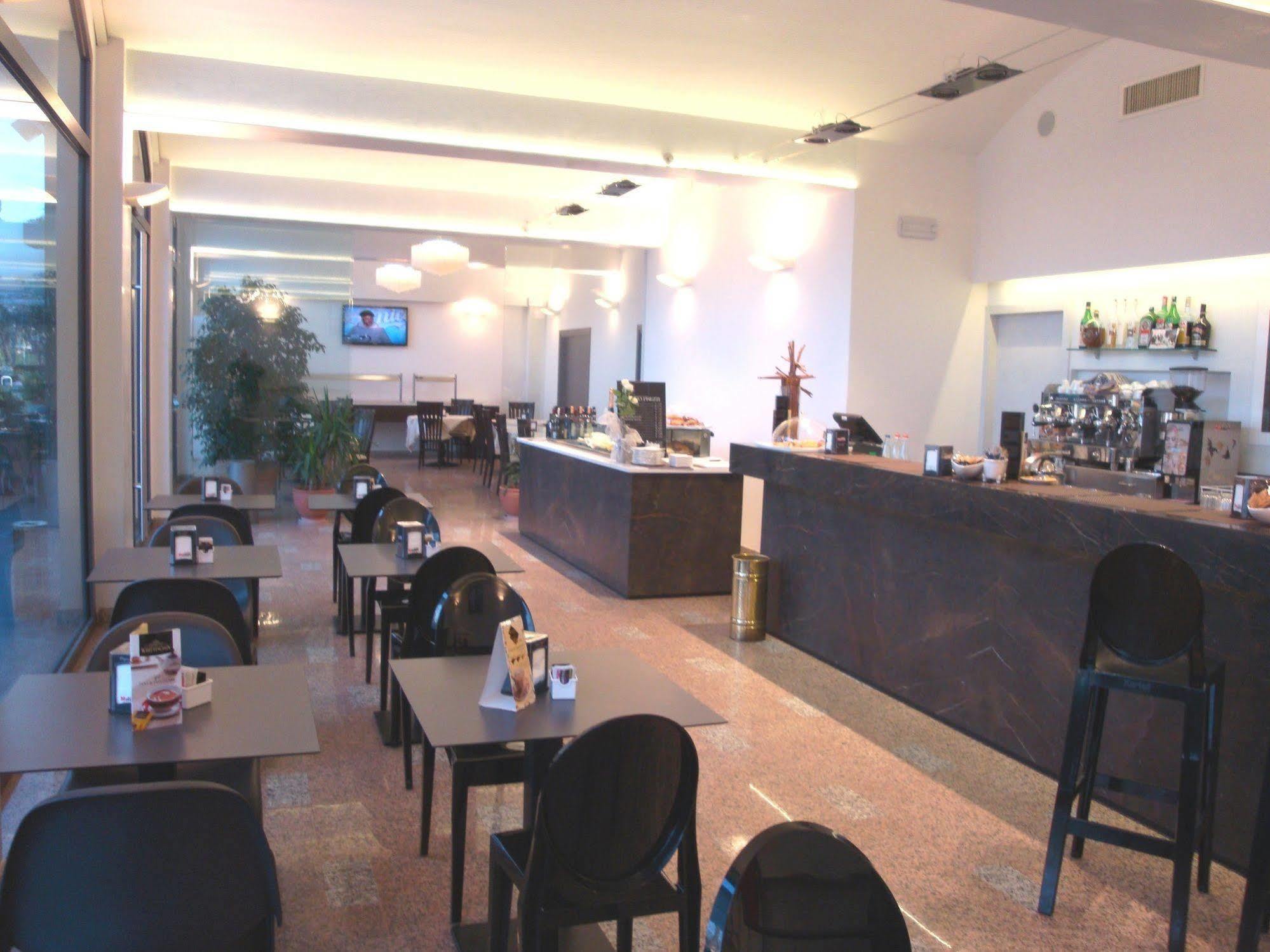 Hotel Pico Mirandola Luaran gambar