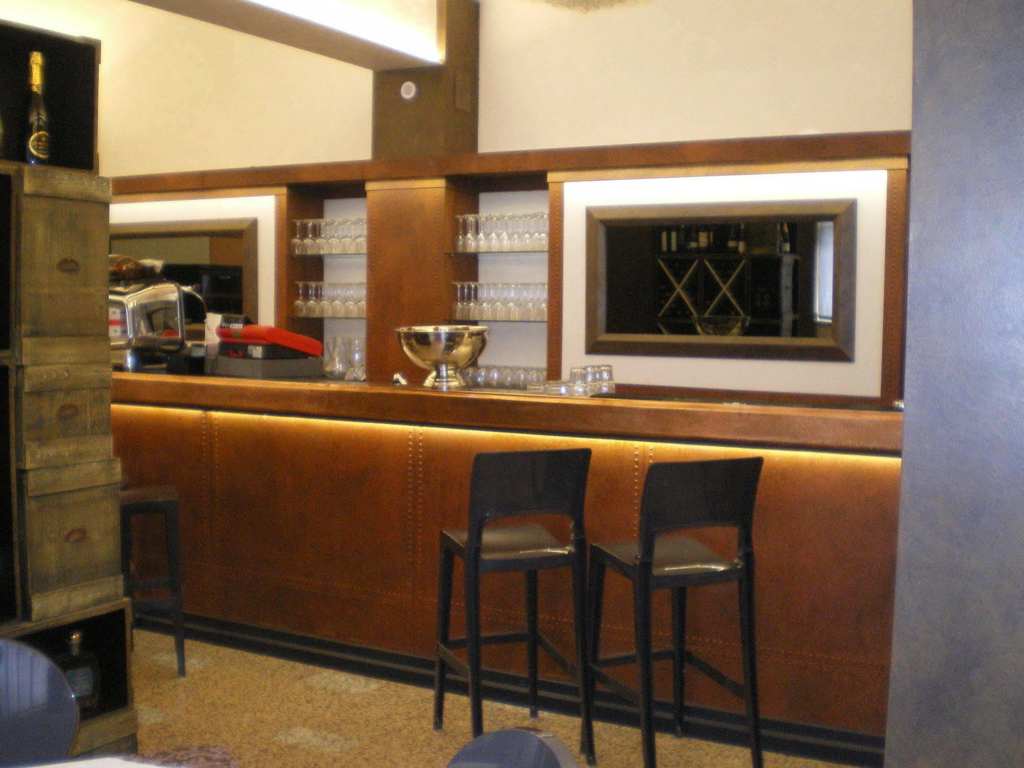 Hotel Pico Mirandola Luaran gambar