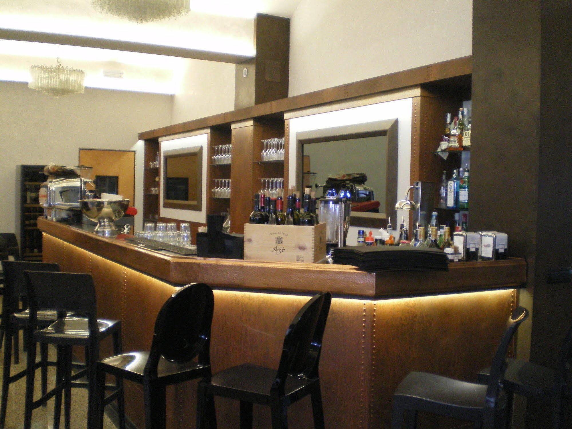 Hotel Pico Mirandola Luaran gambar