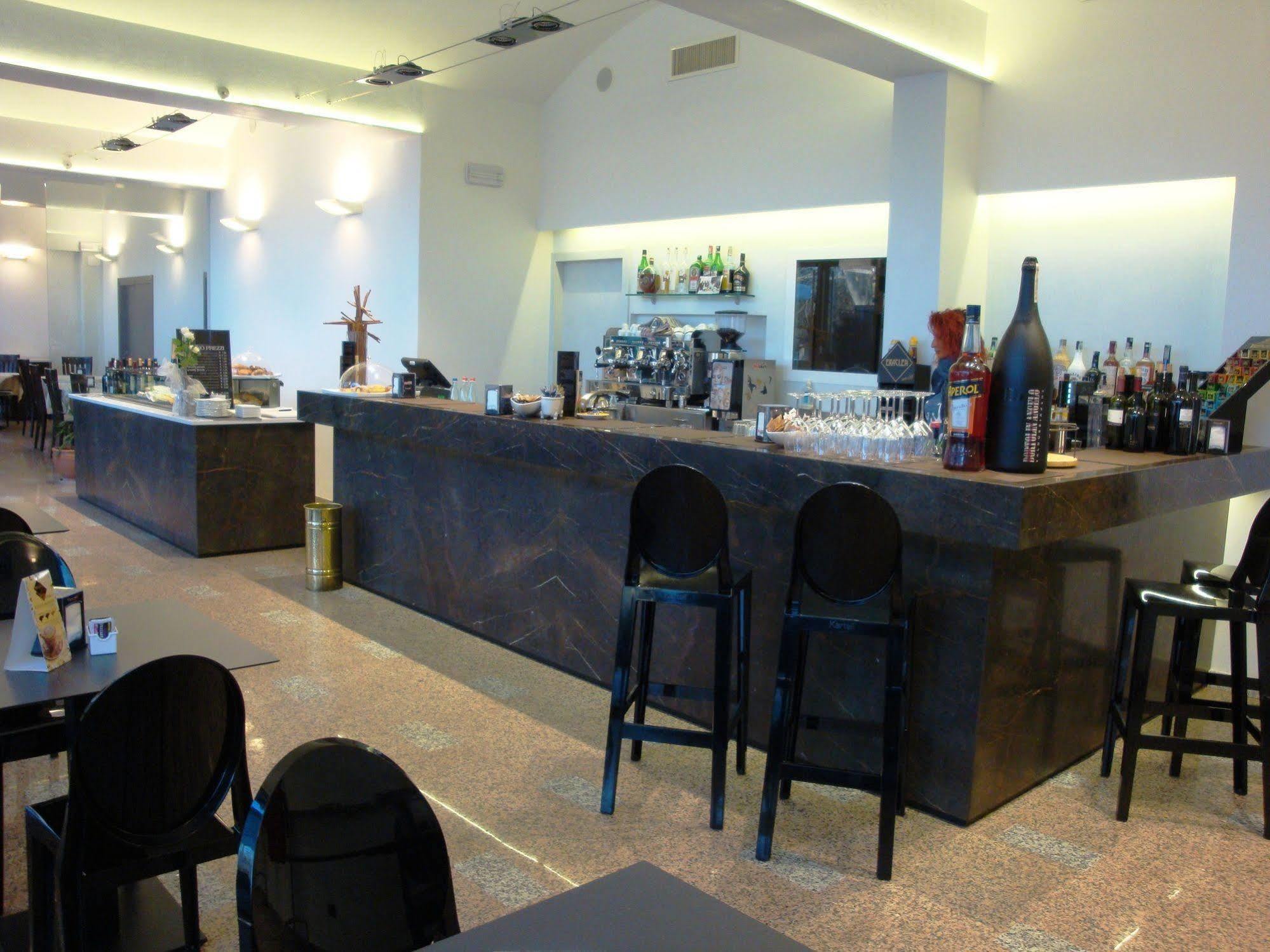 Hotel Pico Mirandola Luaran gambar