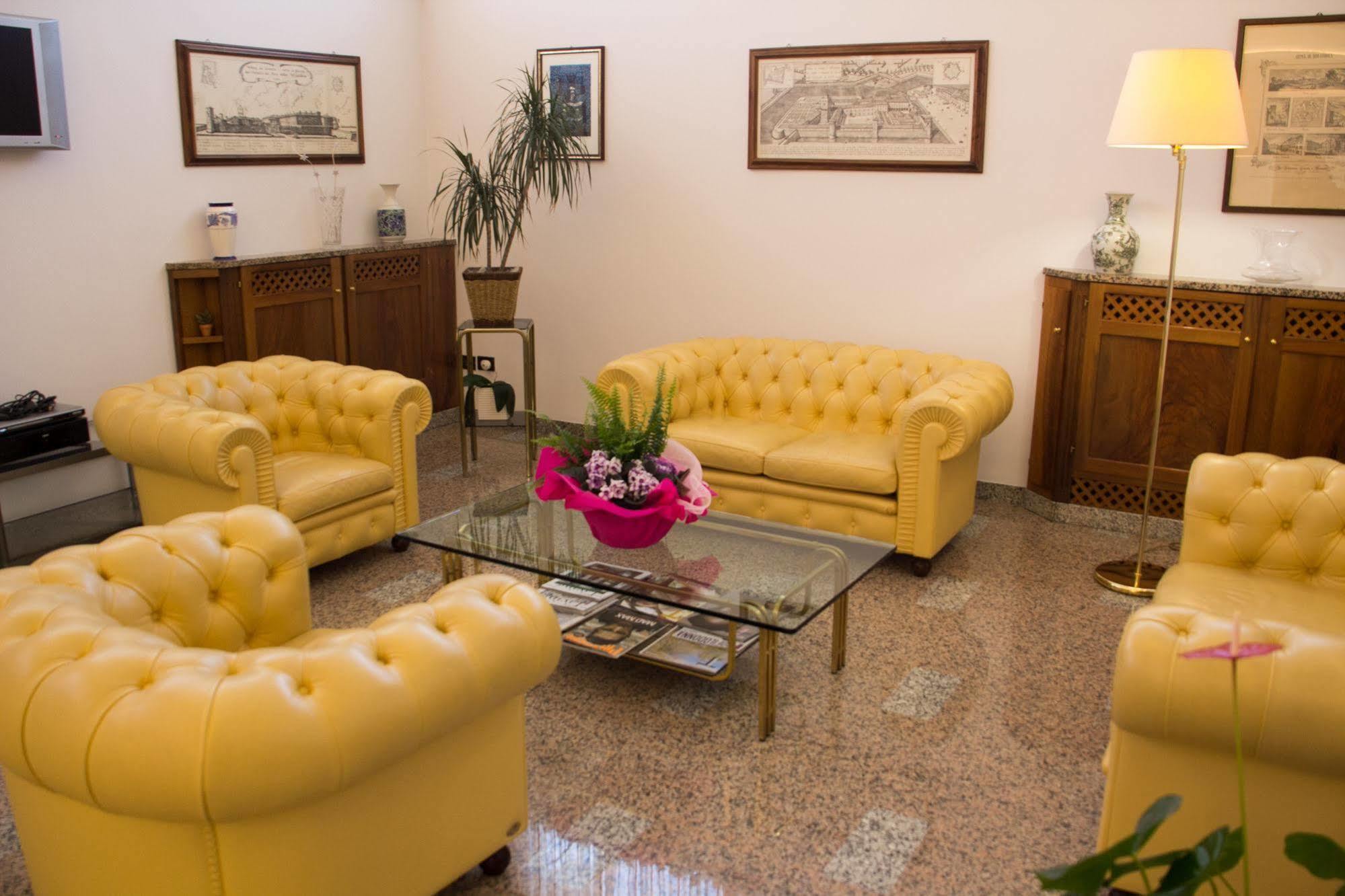 Hotel Pico Mirandola Luaran gambar